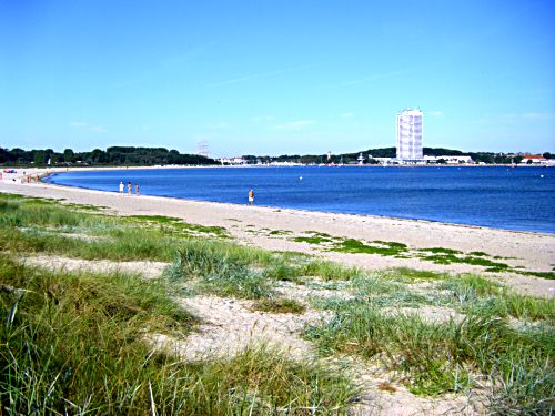 Priwall Strand an der Ostsee Travemünde mit Maritim Hotel03