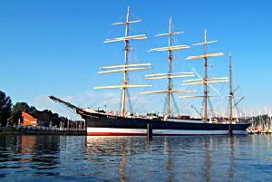 Das Segelschiff Passat liegt am Priwall bei Travemnde an der Ostsee02